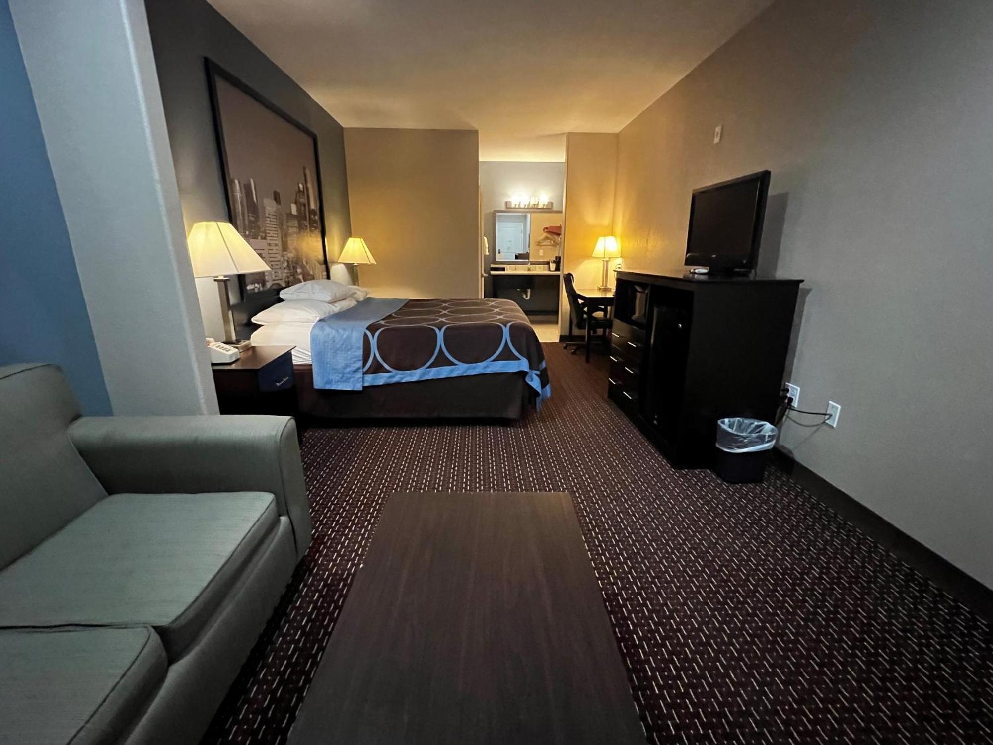 Super 8 by Wyndham Center Motel Eksteriør billede